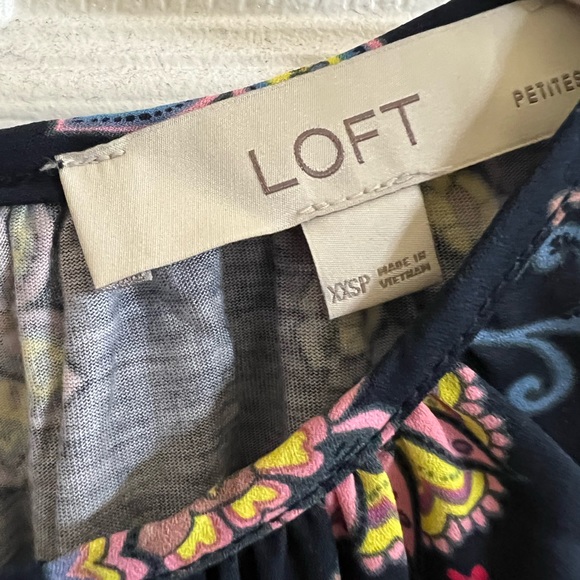 LOFT Floral Navy Blouse xxsp - Picture 3 of 3
